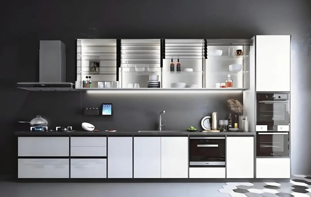 谁说不锈钢橱柜是“工业感”？这样搭配，颜值瞬间逆袭成颜值天花板！