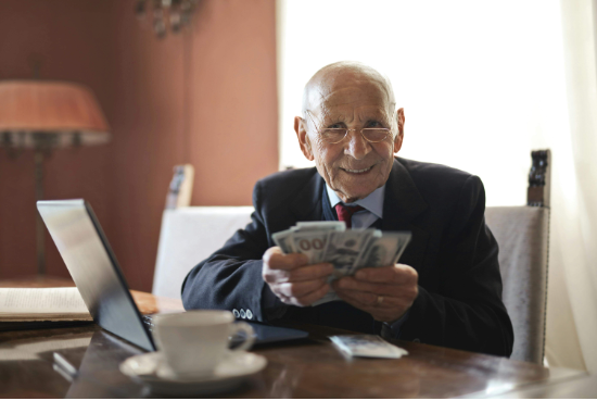 如何理解工业原料相关的知识和应用？原料对产品生产有何影响？