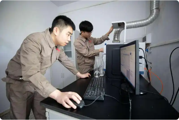 理工男的创业传奇：将工业废料变成生产原料