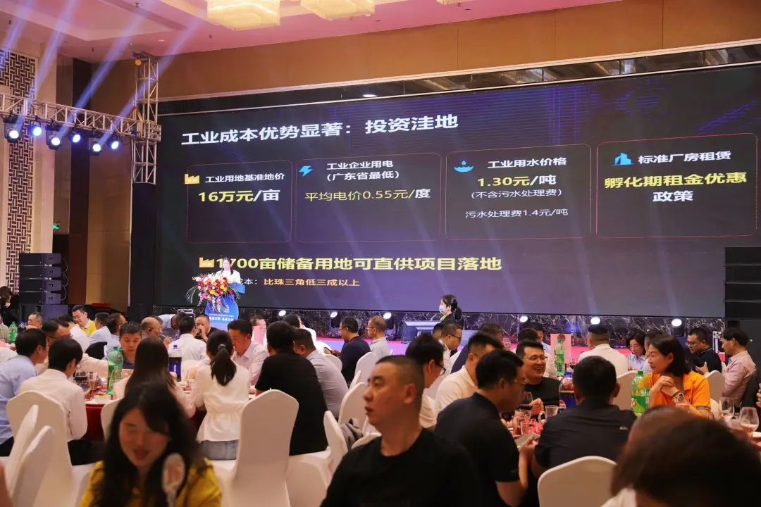 从 “卖材料” 到 “卖效果”!2026墙面高定涂料峰会定调:高定无界,交付为王 从 “卖材料” 到 “卖效果”!2026墙面高定涂料峰会定调:高定无界,交付为王